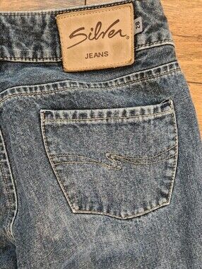 Silver Jeans Ladies Light Blue Relaxed Fit Denim, Size 28 X32
